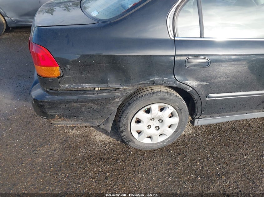 1998 Honda Civic Lx VIN: 1HGEJ6676WL037167 Lot: 43751068