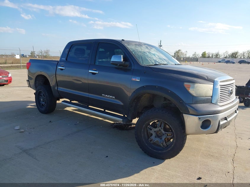 TOYOTA TUNDRA LIMITED 5.7L V8