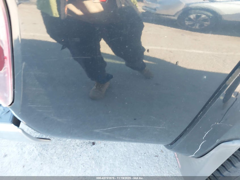 2006 GMC Canyon Sl VIN: 1GTDT198668317377 Lot: 43751075