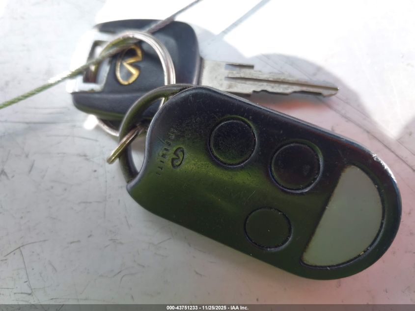 1999 Infiniti I30 Limited/Standard/Touring VIN: JNKCA21A7XT779806 Lot: 43751233