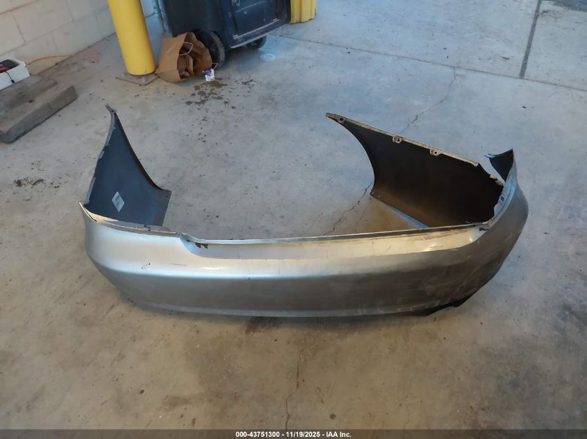 2004 Toyota Camry Le VIN: 4T1BE32K74U347698 Lot: 43751300