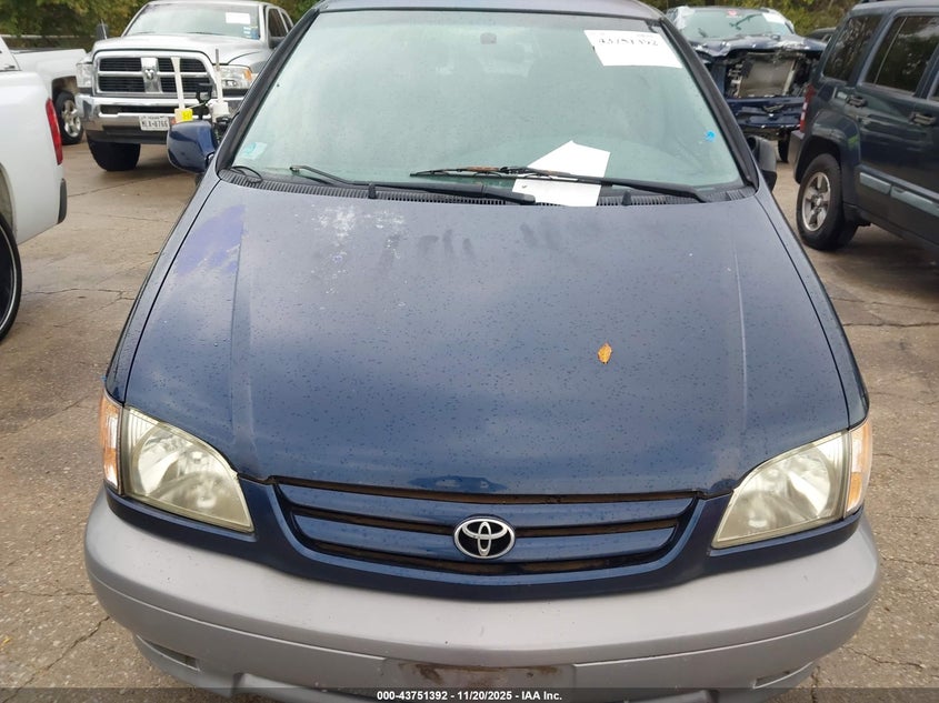 2001 Toyota Sienna Xle VIN: 4T3ZF13C41U370303 Lot: 43751392