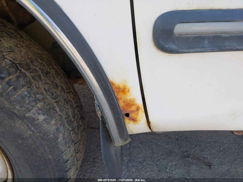 2003 Toyota Tundra Sr5 V8 VIN: 5TBKT44183S437572 Lot: 43751525