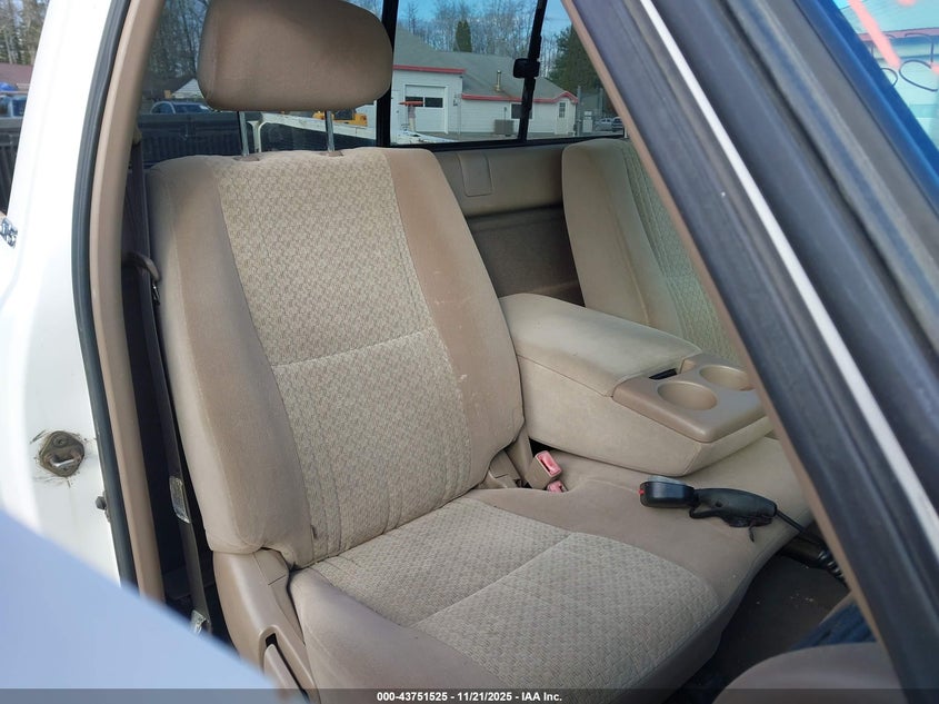 2003 Toyota Tundra Sr5 V8 VIN: 5TBKT44183S437572 Lot: 43751525