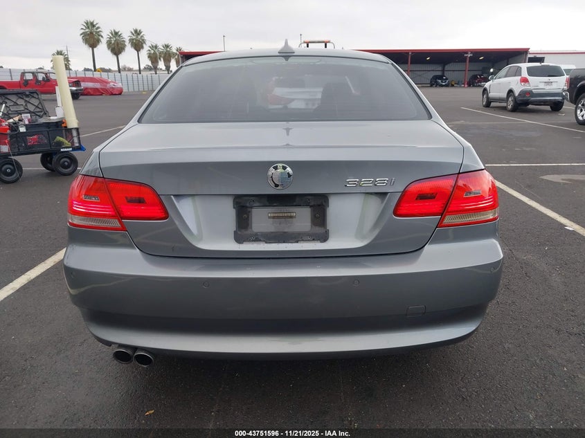 2008 BMW 328I VIN: WBAWB335X8P133233 Lot: 43751596
