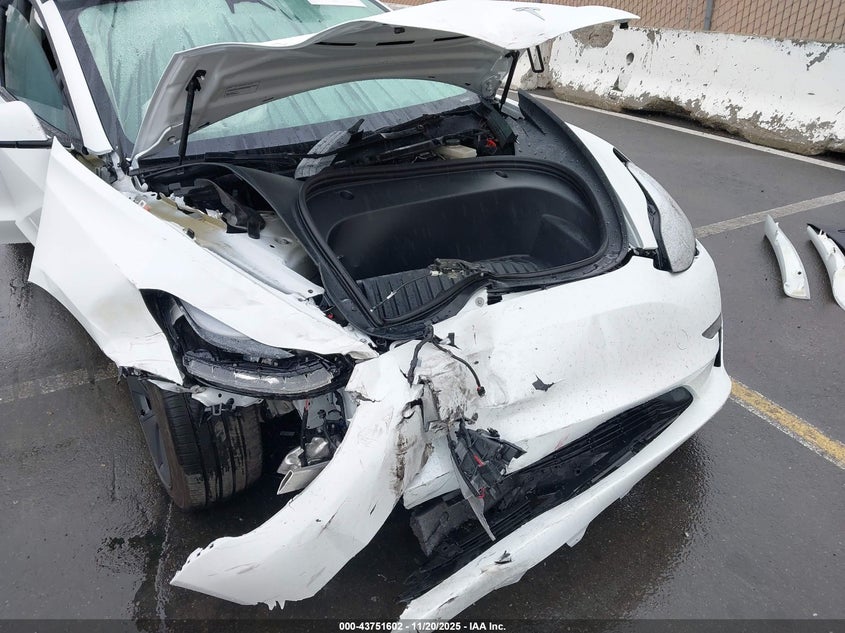 2023 Tesla Model 3 Long Range Dual Motor All-Wheel Drive VIN: 5YJ3E1EB1PF633780 Lot: 43751602