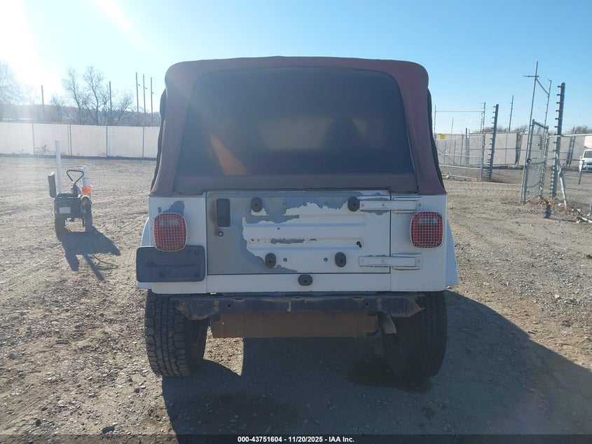 1998 Jeep Wrangler Sahara VIN: 1J4FY49S2WP802400 Lot: 43751604