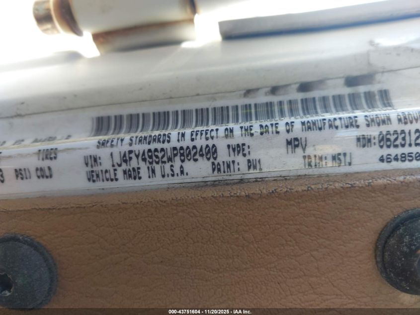 1998 Jeep Wrangler Sahara VIN: 1J4FY49S2WP802400 Lot: 43751604