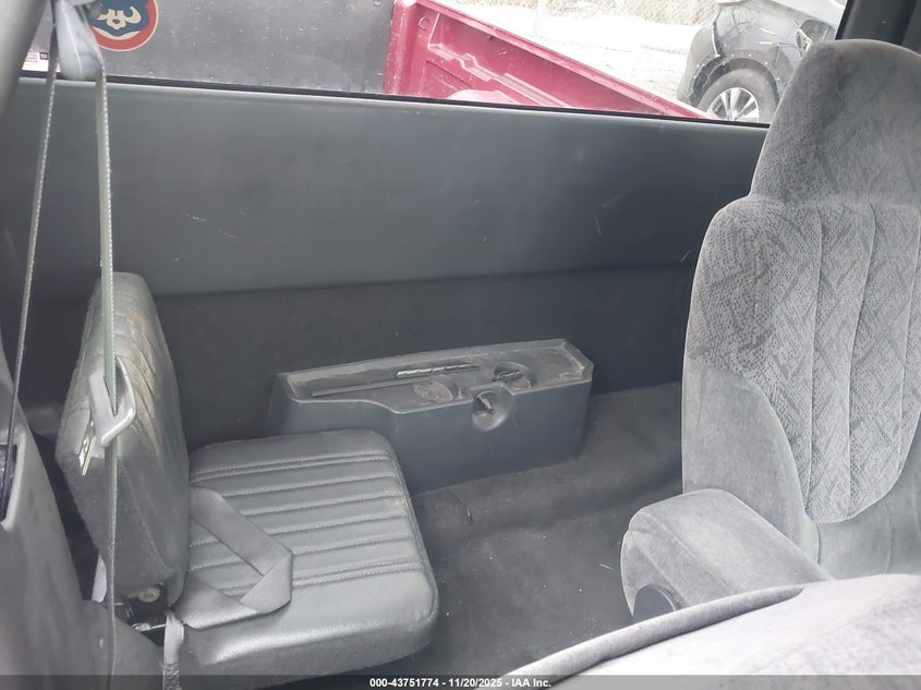 2002 GMC Sonoma Sls VIN: 1GTCS19W128251974 Lot: 43751774