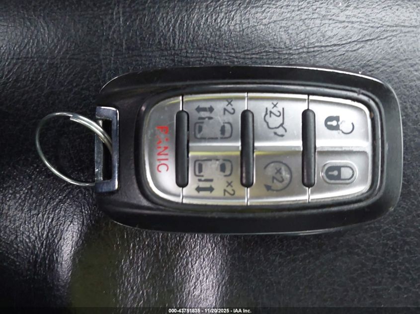 2018 Chrysler Pacifica Touring L VIN: 2C4RC1BG9JR119607 Lot: 43751835