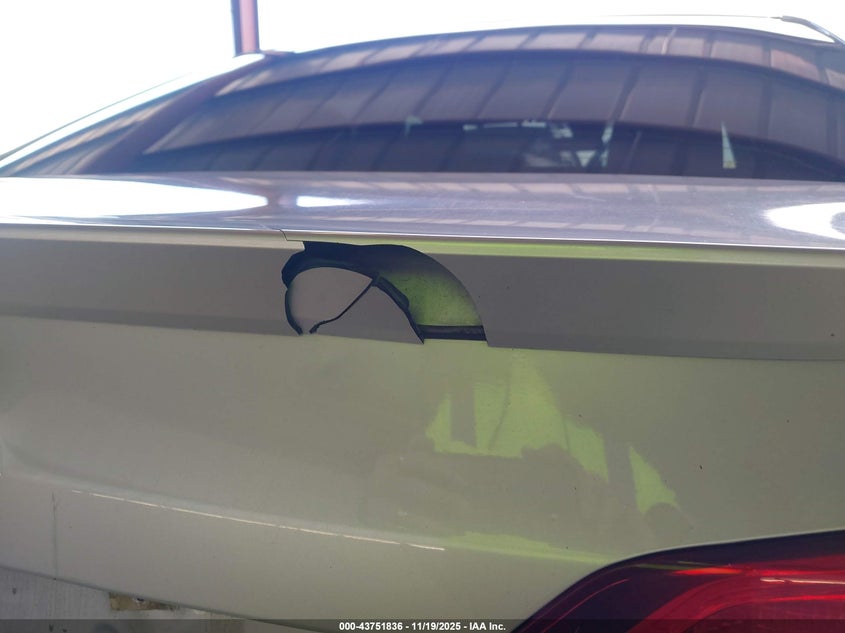 5YFBURHE1HP642794 2017 TOYOTA COROLLA photo no. 6