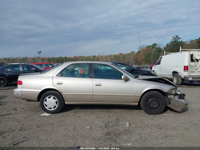 2000 Toyota Camry Ce VIN: 4T1BG22K4YU980024 Lot: 43751894