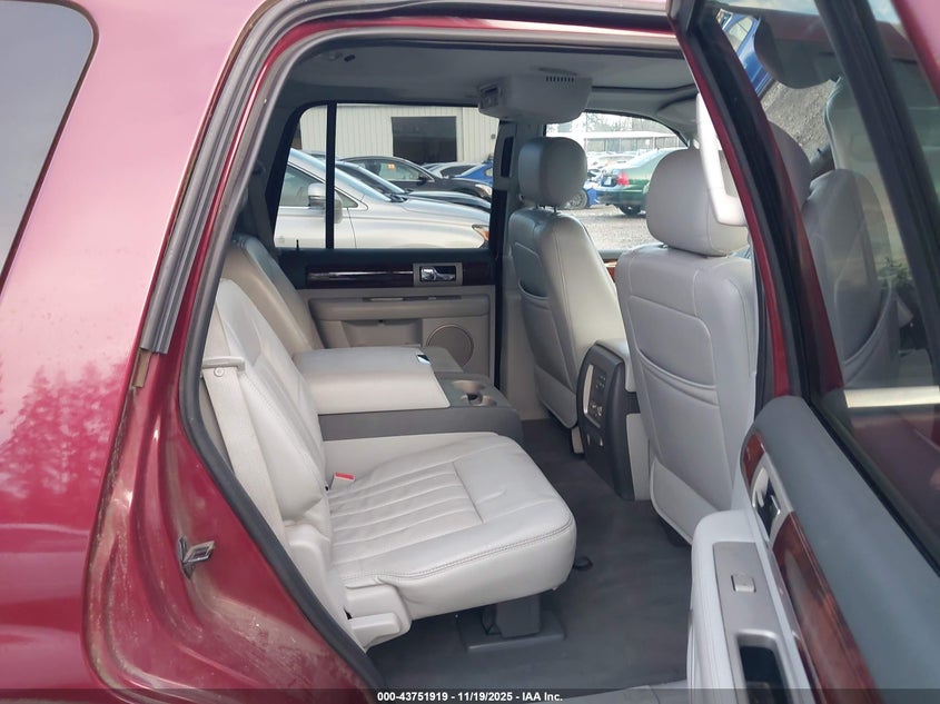 2004 Lincoln Navigator VIN: 5LMFU28R94LJ23984 Lot: 43751919