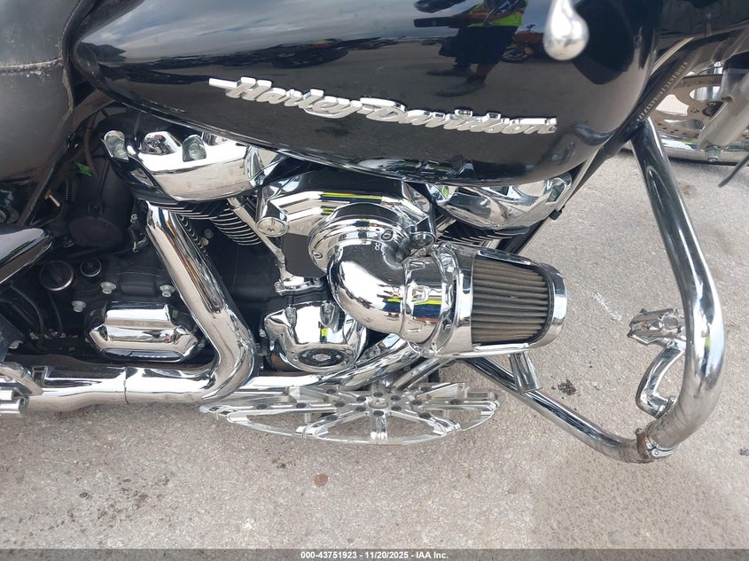 2017 Harley-Davidson Fltrxs Road Glide Special VIN: 1HD1KTC14HB688717 Lot: 43751923