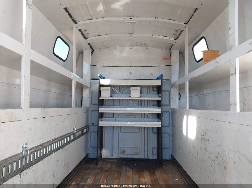 2018 Chevrolet Express Cutaway Work Van VIN: 1GB0GRFP1J1308007 Lot: 43751938