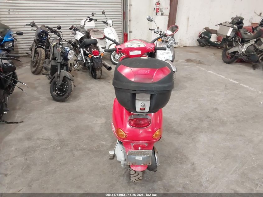 2003 Vespa C161C VIN: ZAPC16C1435007184 Lot: 43751964