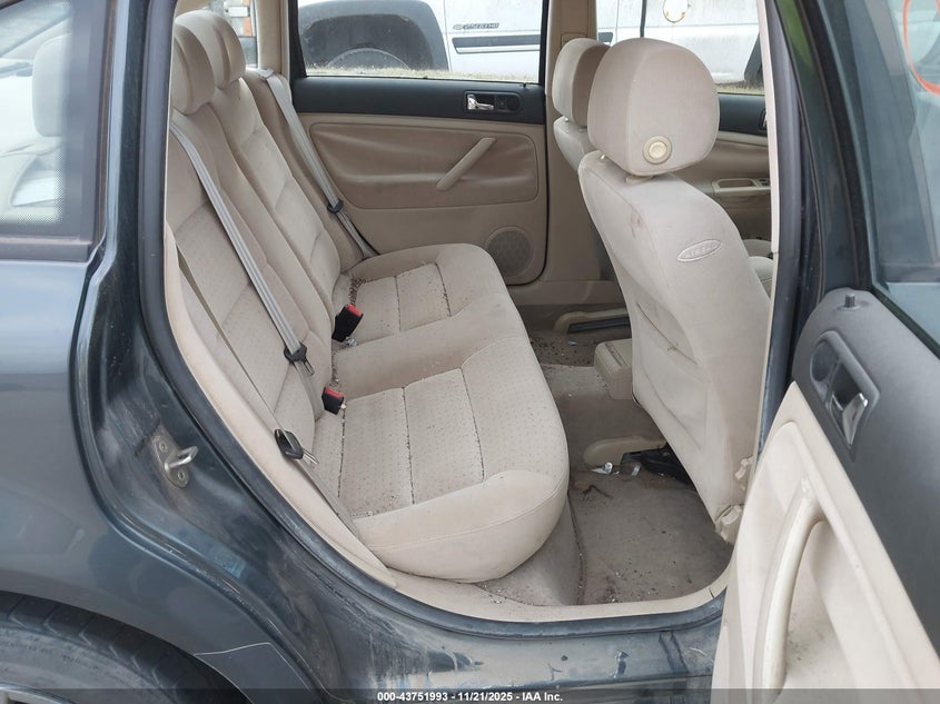 2000 Volkswagen Passat Gls VIN: WVWMA23B8YP162940 Lot: 43751993