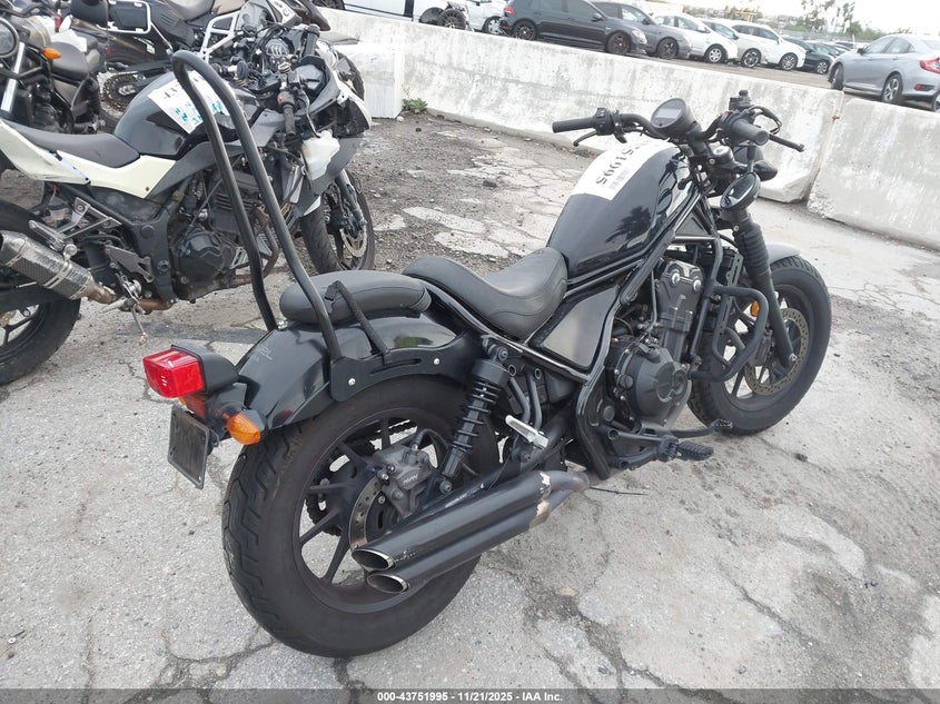 MLHPC5616J5100186 2018 HONDA CM photo no. 4