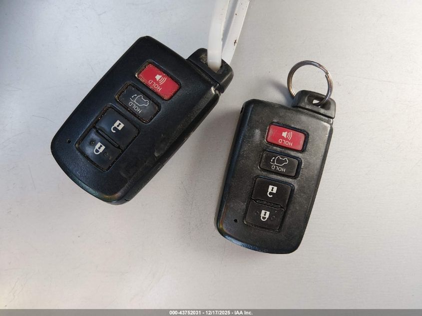 2017 Toyota Rav4 Hybrid Xle VIN: JTMRJREV9HD101488 Lot: 43752031