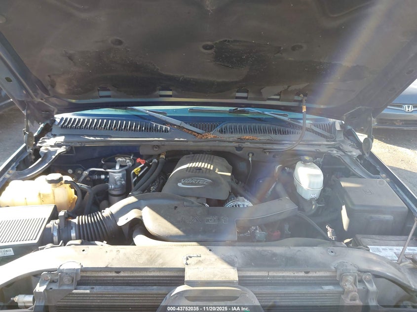 2005 Chevrolet Tahoe Ls VIN: 1GNEK13T15R206742 Lot: 43752035