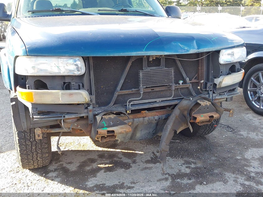 2005 Chevrolet Tahoe Ls VIN: 1GNEK13T15R206742 Lot: 43752035