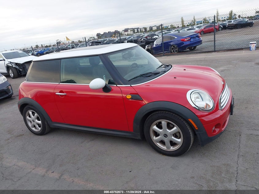 2009 Mini Cooper VIN: WMWMF33579TW79816 Lot: 43752073