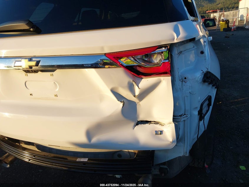2019 Chevrolet Traverse 3Lt VIN: 1GNEVHKW5KJ228040 Lot: 43752094