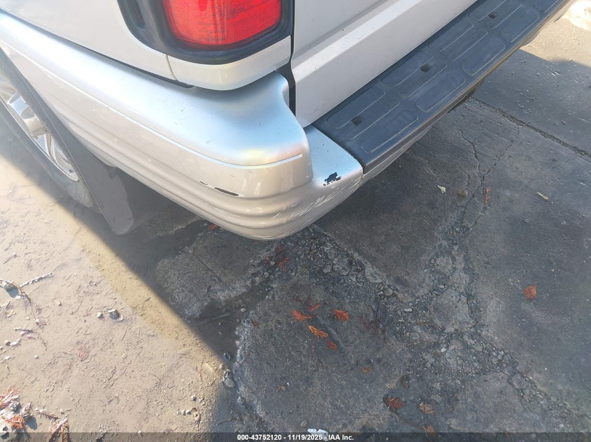 2001 Isuzu Rodeo Ls 3.2L V6/Lse 3.2L V6/S 3.2L V6 VIN: 4S2CK58W314357524 Lot: 43752120