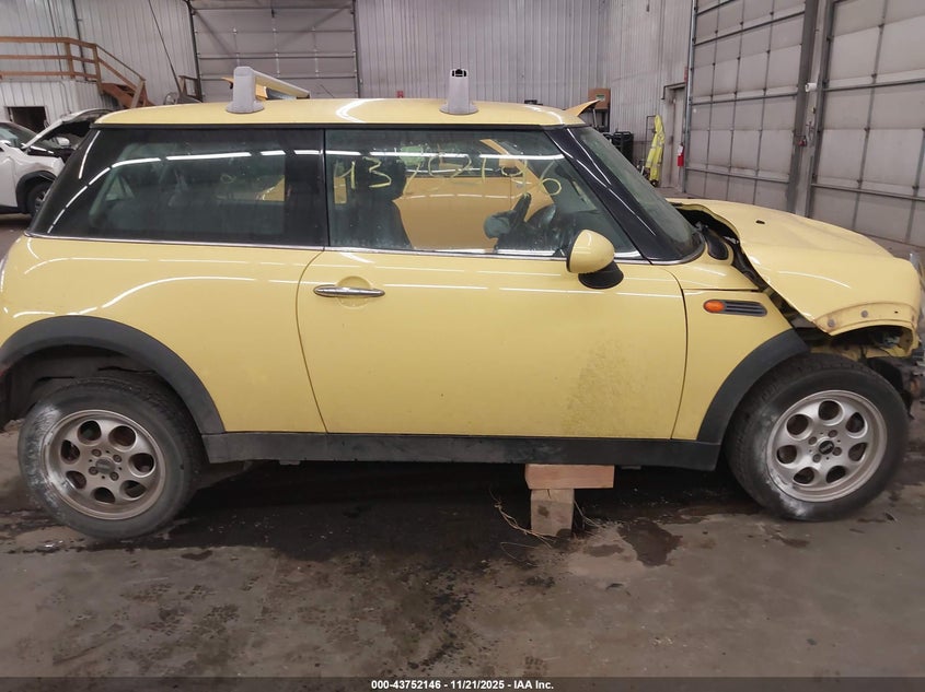 2005 Mini Cooper VIN: WMWRC33545TJ71991 Lot: 43752146
