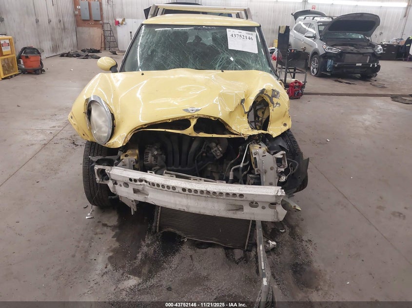 2005 Mini Cooper VIN: WMWRC33545TJ71991 Lot: 43752146