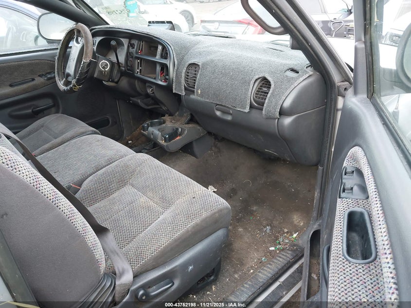 3B7HF13Z71M271797 2001 DODGE RAM photo no. 5