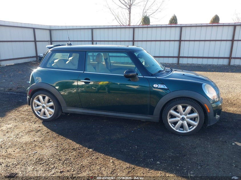 2008 Mini Cooper S VIN: WMWMF73528TV33586 Lot: 43752261