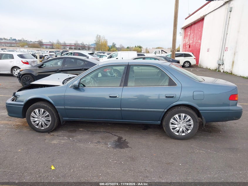 2000 Toyota Camry Le VIN: JT2BG22K0Y0526843 Lot: 43752274