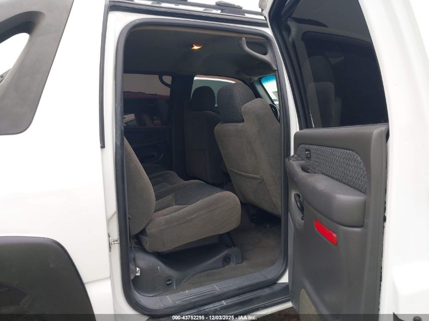 2004 Chevrolet Avalanche 1500 VIN: 3GNEC12T54G341400 Lot: 43752295