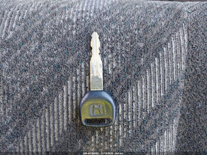 1999 Honda Cr-V Ex VIN: JHLRD1865XC085231 Lot: 43752362