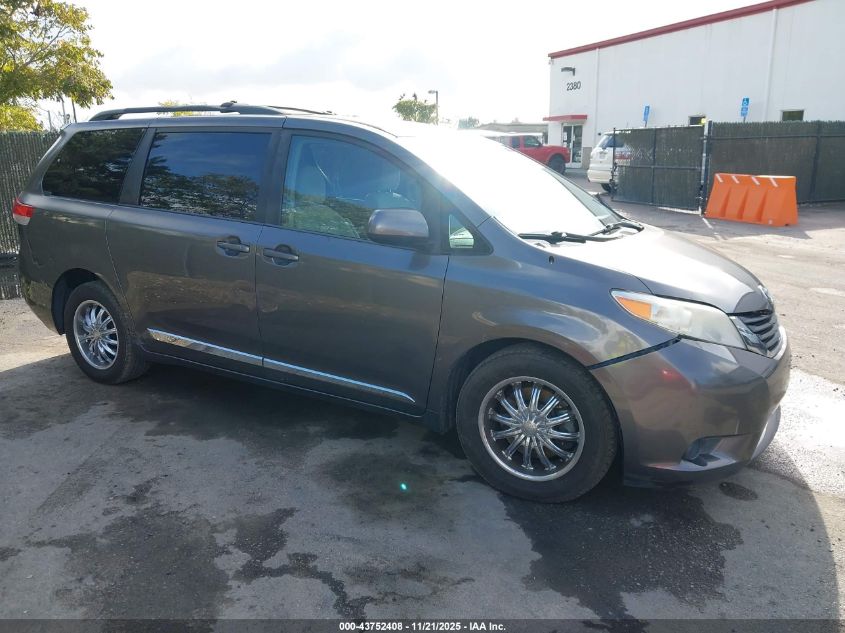 TOYOTA SIENNA LE