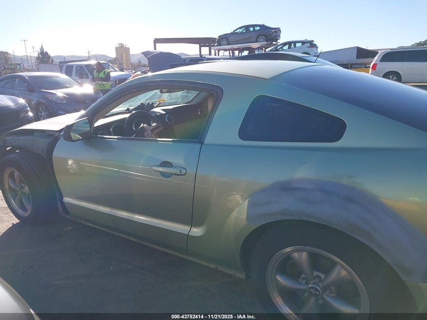 2006 Ford Mustang Gt VIN: 1ZVFT82H765208128 Lot: 43752414