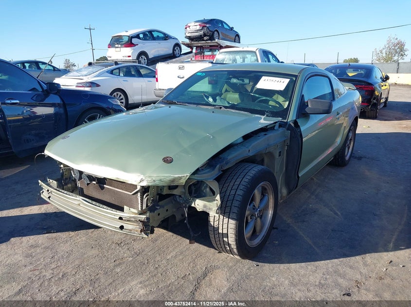 2006 Ford Mustang Gt VIN: 1ZVFT82H765208128 Lot: 43752414