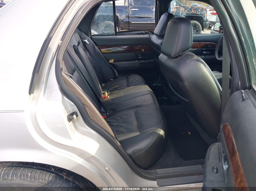 2008 Mercury Grand Marquis Ls VIN: 2MEFM75VX8X662787 Lot: 43752509