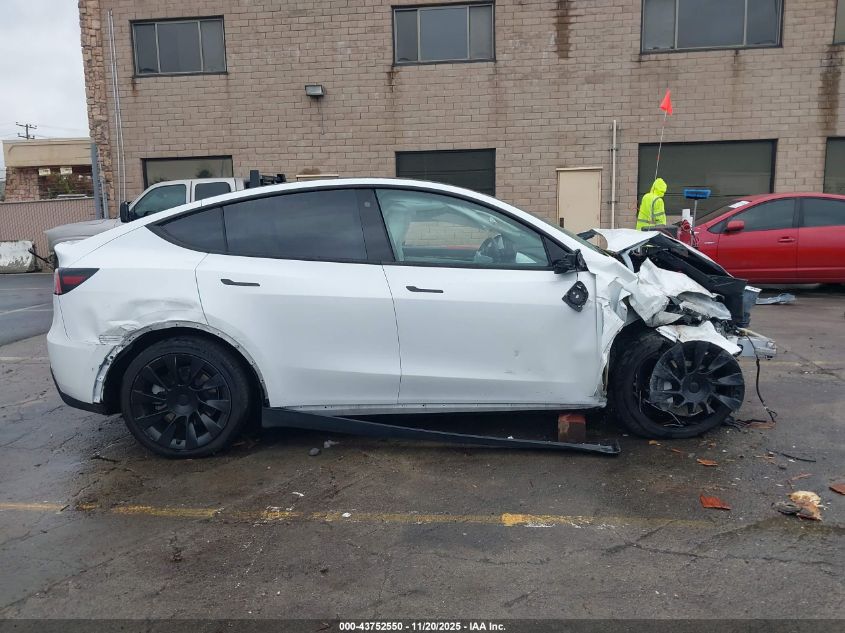 2021 Tesla Model Y Long Range Dual Motor All-Wheel Drive VIN: 5YJYGDEE4MF081036 Lot: 43752550