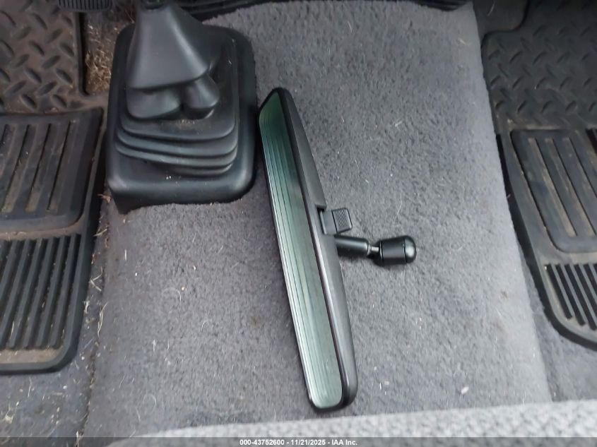 2001 Ford F-150 Lariat/Xl/Xlt VIN: 2FTRX18W71CA71515 Lot: 43752600