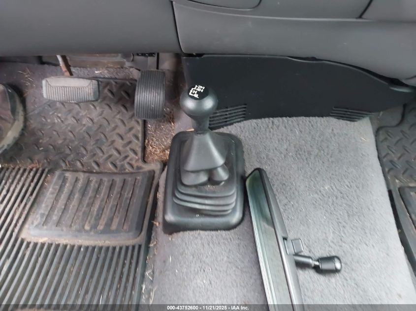 2001 Ford F-150 Lariat/Xl/Xlt VIN: 2FTRX18W71CA71515 Lot: 43752600