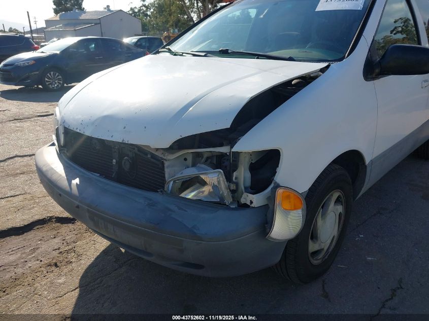 2000 Toyota Sienna Le VIN: 4T3ZF13C0YU233854 Lot: 43752602