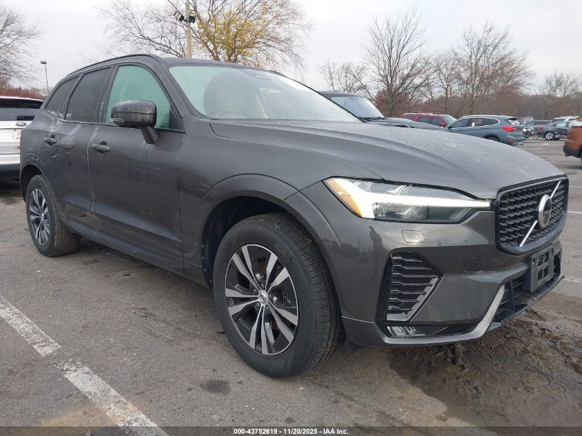 VOLVO XC60 B5 CORE DARK THEME