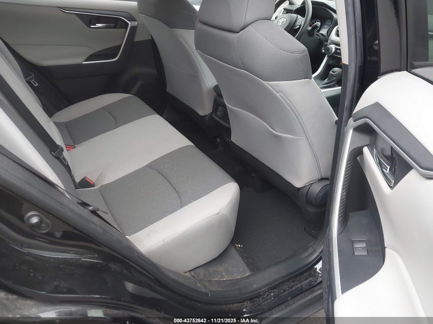 2T3P1RFV9NW278126 2022 TOYOTA RAV 4 photo no. 8