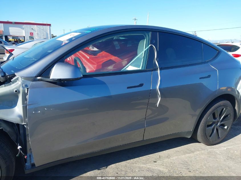 2025 Tesla Model Y Long Range Dual Motor All-Wheel Drive VIN: 7SAYGDEEXSF265767 Lot: 43752686