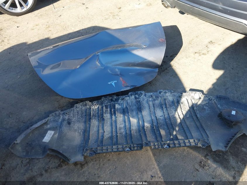 2025 Tesla Model Y Long Range Dual Motor All-Wheel Drive VIN: 7SAYGDEEXSF265767 Lot: 43752686