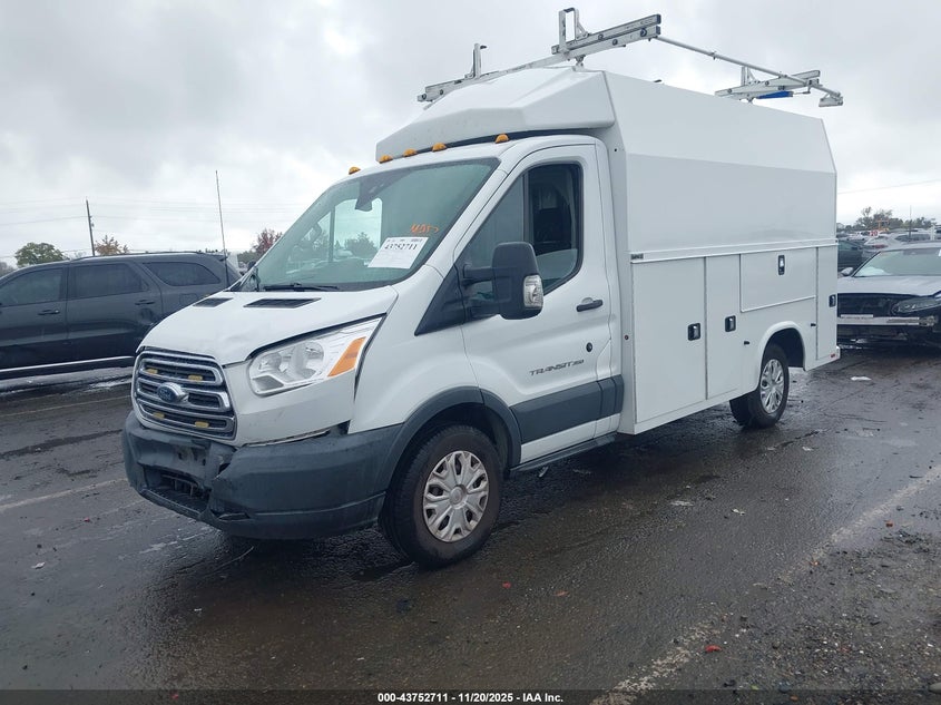 1FDBW5PM6HKA99156 2017 FORD  photo no. 2
