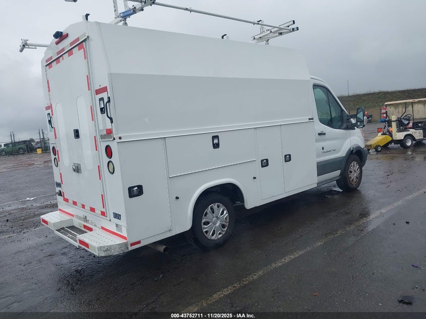 1FDBW5PM6HKA99156 2017 FORD  photo no. 4