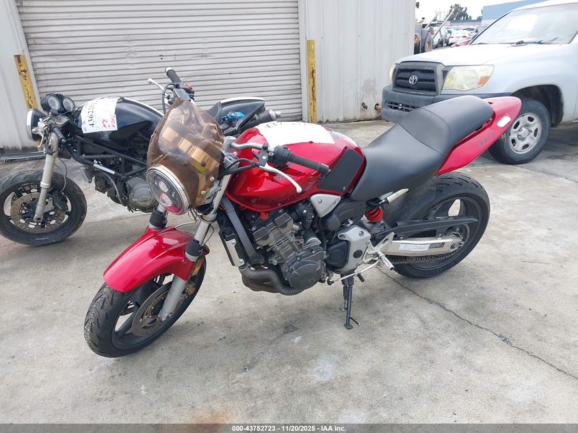 JH2SC48077M500775 2007 HONDA CB photo no. 2